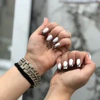 کاشت ناخن و پدیکو پا