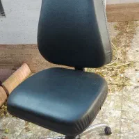 صندلی چرخ دار تمیز