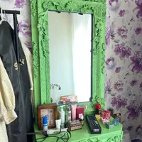 اینه به همراه میز