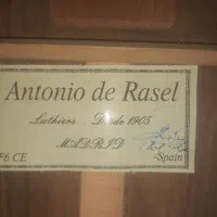 گیتار انتونیو د راسل