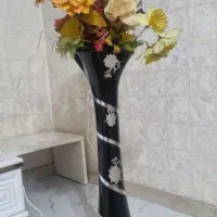 گلدان با گل