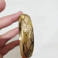 طلا  ۱۰۰ بالای تابلو