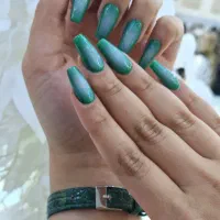 کاشت ناخن و آموزش ناخن