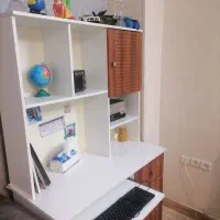 میز کامپیوتر در حد تمیز|میز تحریر و کامپیوتر|گرگان, |دیوار