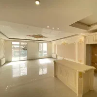 آپارتمان118متری/روبه خیابان/معبر20متری/اکبری