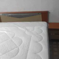 تخت خواب و پاتختی