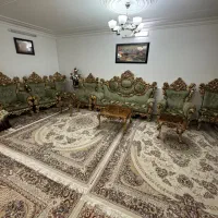 ۵ عدد فرش و یک دست مبل