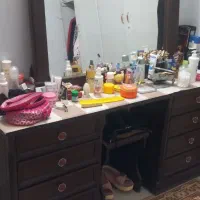 سرویس خواب دو نفره چوب و در حد نو و تمیز  و سالم|تخت و سرویس خواب|اصفهان, خانه اصفهان|دیوار