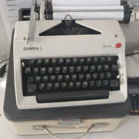 فروش ماشین تایپ در حد نو