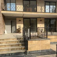 ملک اداری ۱۰۰۰متر زمین ۱۰۰۰بنا در دو طبقه