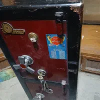 گاوصندوق  محکم وجادارکلیدسالم ومطمن