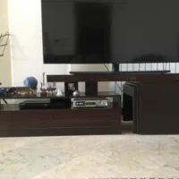 میز تلویزیون چوبی با قابلیت تنظیم طول