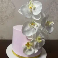 ماکت کیک دکوری با گل ارکیده مصنوعی