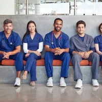 ویزیت ، تزریقات و خدمات پرستاری در منزل