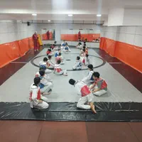 واگذاری باشگاه درحال فعالیت با تمامی تجهیزات|اجارهٔ مغازه و غرفه|قزوین, |دیوار