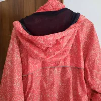 ژاکت ضد اب نو|لباس|رشت, چمارسرا|دیوار