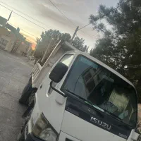 حمل آب و مصالح ساختمانی با ماشین کمپرسی