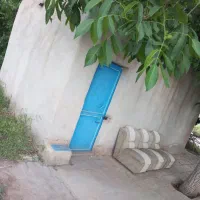 باغ همراه اتاقک و فنس کشی یک و دویست و هشتاد