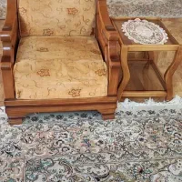 مبل هفت نفره با میز و گل میز|مبلمان خانگی و میز عسلی|شیراز, لاله|دیوار