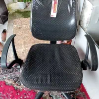 میزکامپیوتروصندلی درحدنوع به علت کمبودجامیفروشمش