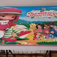 میز تحریر دختر توت فرنگی