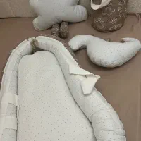 تشک گارد دار کیسه لباس چرک نو و ۲تا کوسن نو|اسباب و اثاث بچه|تهران, دهکده المپیک|دیوار