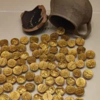 کوزه عتیقه طلا زیبا