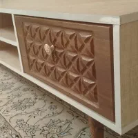 میز تلویزیون در حد نو