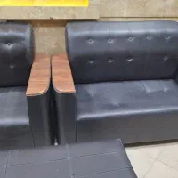مبل چهار نفر ی راحتی جنس رویه چرم بدنه چوب وسالم