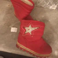 تعدادی کفش وپوتین دخترانه درحدنوع