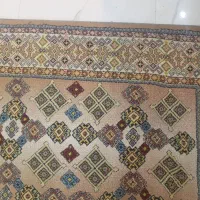 فرش ۴متری رنگ زمینه بژ و کرم