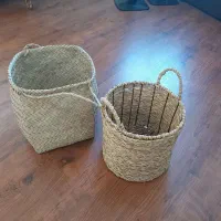 سبد حصیری و شمعدان شیشه ای