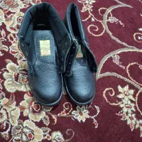 کفش ایمنی نگهبان|کیف، کفش، کمربند|دوگنبدان, |دیوار