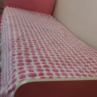 تخت و کمد نوجوان تمیز و سالم