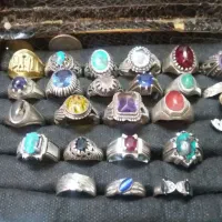 گوهر زبر دستان. جواهر یاقوت