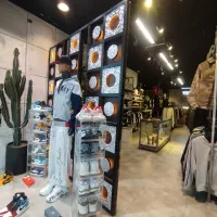 فروشنده پوشاک مردانه