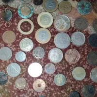 تعدادی سنگ و سکه