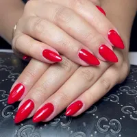 کاشت ناخن با متریال ژل با چند سال سابقه|خدمات آرایشگری و زیبایی|رشت, معلم|دیوار