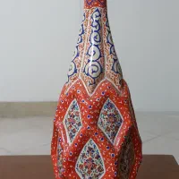 گلدان مینا کاری قرمز رنگ