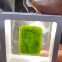 نگین یشم سبز با موکل نایاب در دنیا
