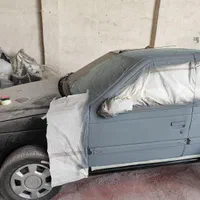 نقاش و رنگ کار اتومبیل