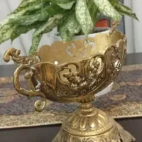 دیوار کوب مسی قدیمی و یک عدد شکلات خوری برنجی|کلکسیون اشیاء عتیقه|تهران, قصر فیروزه ۲|دیوار