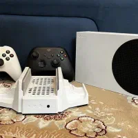 Xbox Series S همراه دو دسته