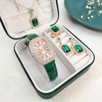 ساعت زنانه نگیندار با هدیه