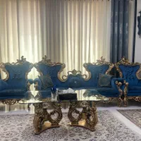 مبلمان ۹نفره بسیار شیک و تمیز بهمراه میز و دو عسلی