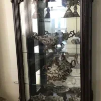 ساعت ایستاده و بوفه