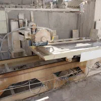 کارگر ساده کار در سنگ فروشی