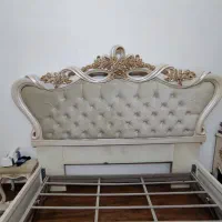 تخت دونفره کلاسیک در حد نو بهمراه دراور