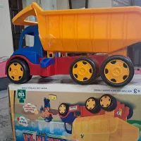 تعداد زیادی اسباب بازی به صورت یکجا