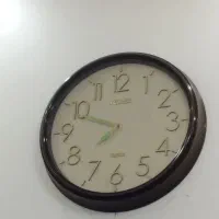 ساعت دیواری